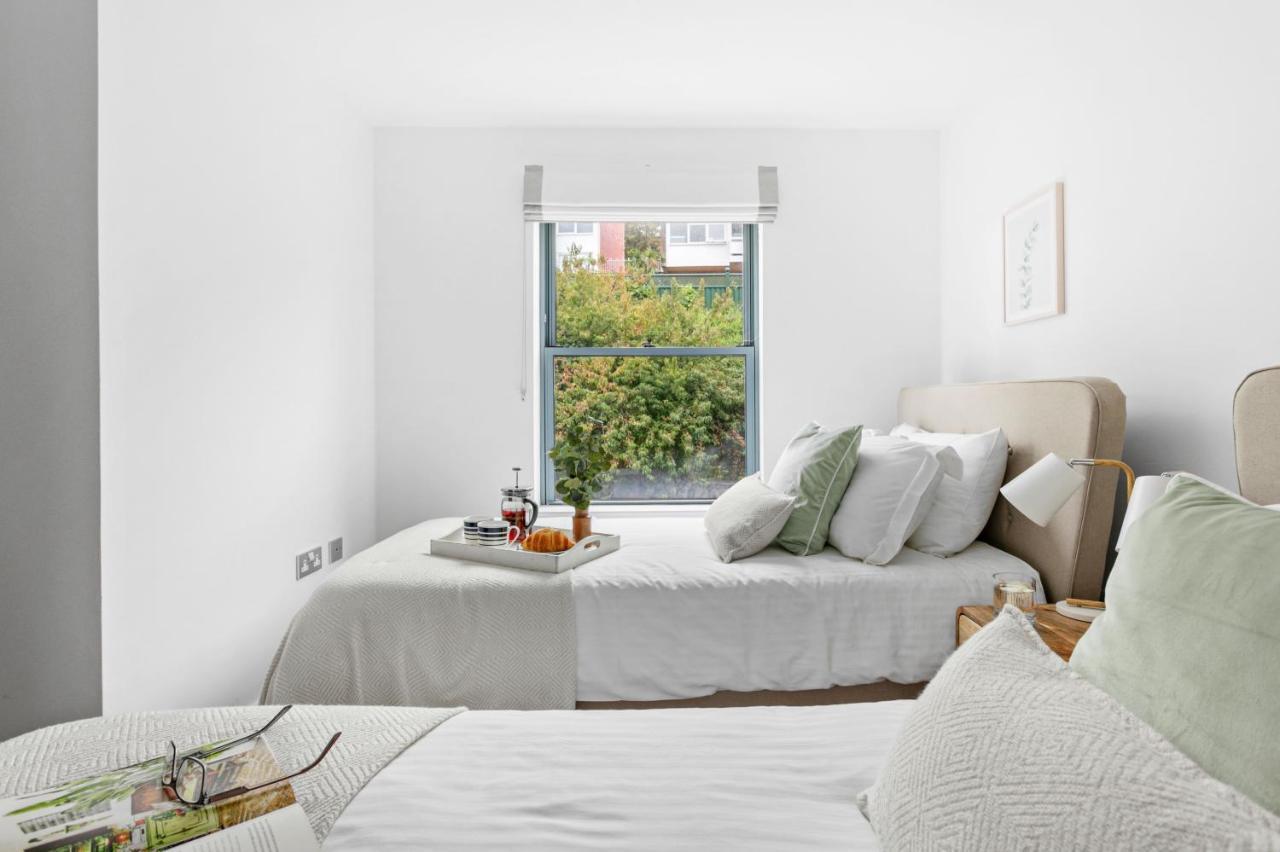 A7 Masts - Striking Beach Bolthole Apartment With Beautiful Sea Views Private Balcony & Parking Торки Экстерьер фото